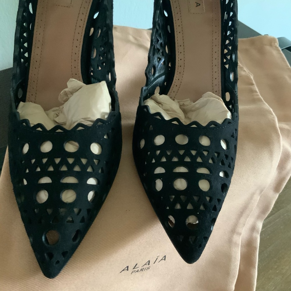 ALAIA Vienne suede leather pumps - Picture 6 of 6
